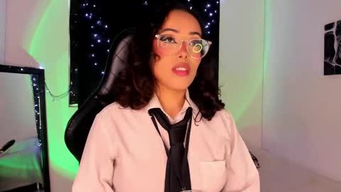 Willow                      Hours 12pm to 630pm Colombian time FRIDAY AND SUNDAY FREE DAYS online show from January 5, 6:02 pm