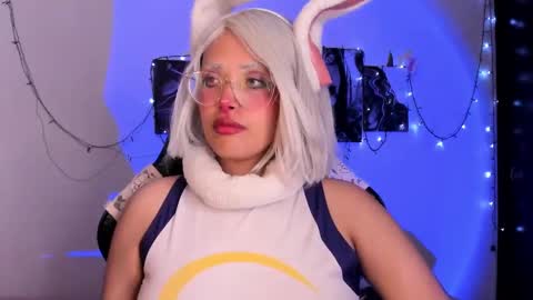 Willow                      Hours 12pm to 630pm Colombian time FRIDAY AND SUNDAY FREE DAYS online show from November 22, 5:45 pm