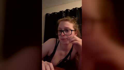 poisonivyy95 online show from February 26, 2:54 am