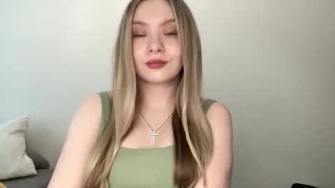 polishangel222 online show from June 6, 5:17 pm