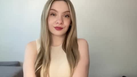 polishangel222 online show from June 20, 3:48 pm