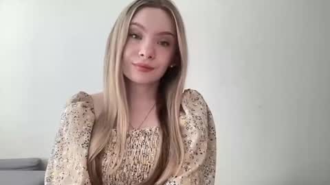 polishangel222 online show from June 21, 9:34 am