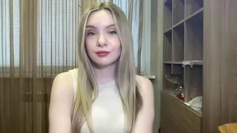 polishangel222 online show from July 8, 3:38 pm
