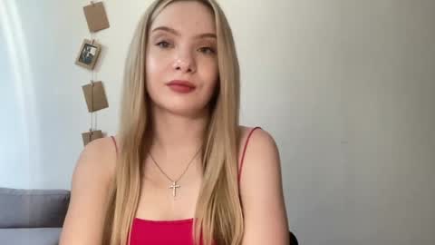 polishangel222 online show from August 1, 1:32 pm