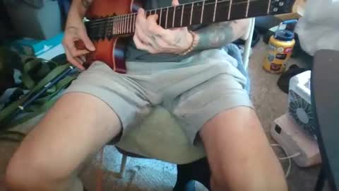 Snapshot of polishrifle3 chatting on January 30, 9:14 pm jaws online show from January 30, 9:14 pm