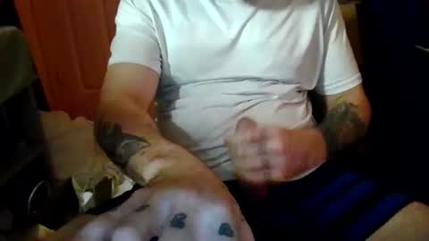 Snapshot of polishrifle3 chatting on November 14, 7:40 am jaws online show from November 14, 7:40 am