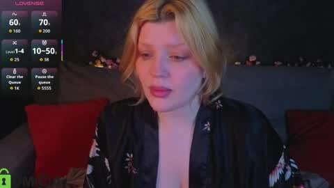 Polly online show from May 21, 1:23 am