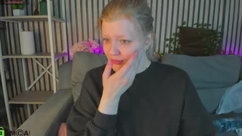 Polly online show from May 25, 1:00 am