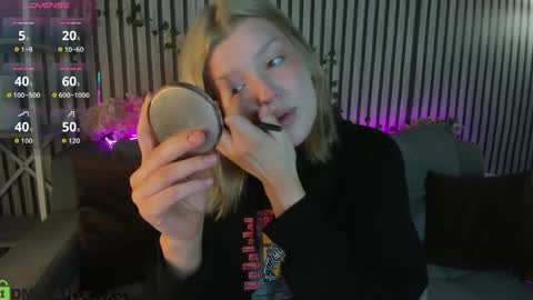 Polly online show from May 29, 1:14 am