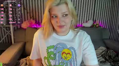 Polly online show from July 25, 1:04 am