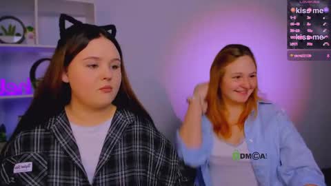 polly_cute1 online show from March 23, 7:29 pm