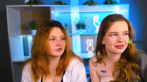 polly_cute1 online show from March 28, 7:46 pm