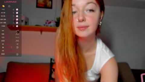 Snapshot of polly_luna chatting on October 5, 4:05 pm Polly online show from October 5, 4:05 pm