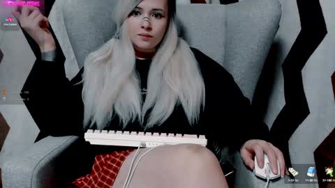 Polly online show from December 4, 9:57 pm