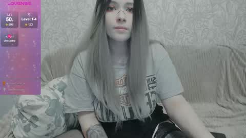 Snapshot of polly_wow chatting on April 10, 10:47 pm Polly online show from April 10, 10:47 pm