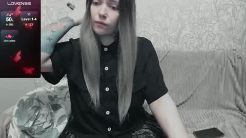 Snapshot of polly_wow chatting on April 15, 12:39 am Polly online show from April 15, 12:39 am