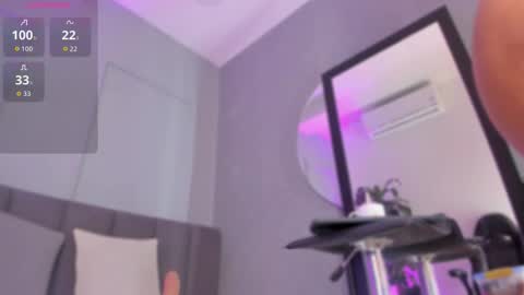 POLLY online show from November 9, 10:35 am