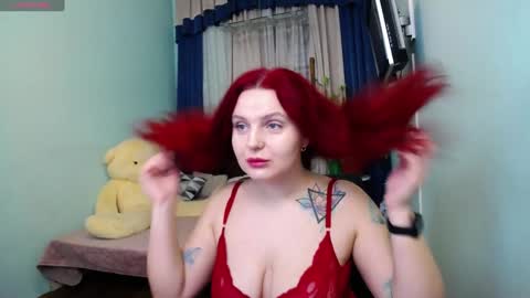 Snapshot of pollygreen chatting on January 10, 7:25 am Olivia online show from January 10, 7:25 am