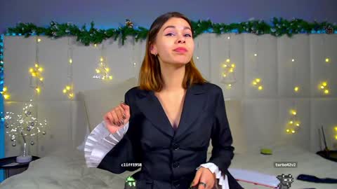 Snapshot of pollylanders chatting on December 17, 9:38 pm Polly online show from December 17, 9:38 pm