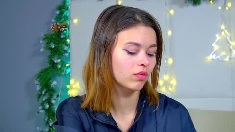 Snapshot of pollylanders chatting on December 19, 2:23 am Polly online show from December 19, 2:23 am