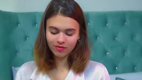 Snapshot of pollylanders chatting on October 1, 6:19 am Polly online show from October 1, 6:19 am