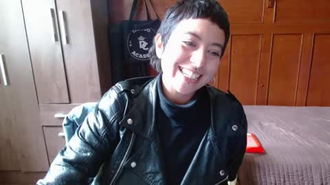 Snapshot of poly_mer chatting on March 7, 8:33 pm Poly online show from March 7, 8:33 pm