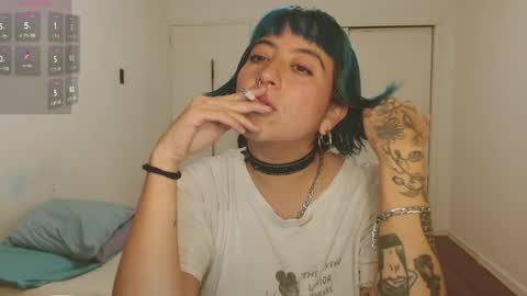 Poly online show from April 22, 2:14 am