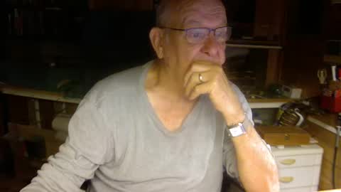 Snapshot of pomme1949 chatting on December 9, 9:06 am pomme1949 online show from December 9, 9:06 am