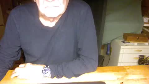 Snapshot of pomme1949 chatting on December 23, 8:44 am pomme1949 online show from December 23, 8:44 am