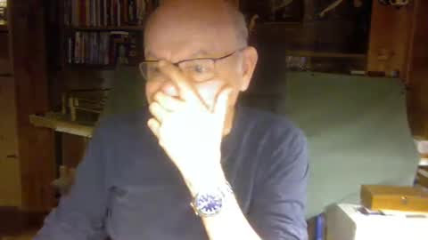 Snapshot of pomme1949 chatting on December 23, 3:01 pm pomme1949 online show from December 23, 3:01 pm