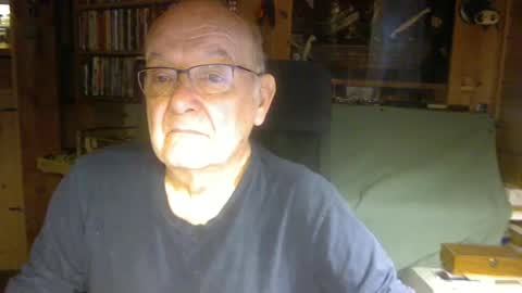 Snapshot of pomme1949 chatting on December 26, 10:05 am pomme1949 online show from December 26, 10:05 am
