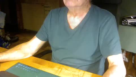 Snapshot of pomme1949 chatting on January 28, 5:03 pm pomme1949 online show from January 28, 5:03 pm