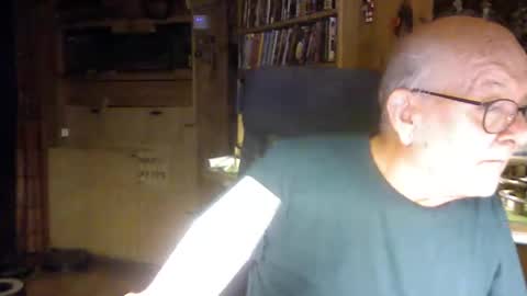 Snapshot of pomme1949 chatting on December 5, 2:47 pm pomme1949 online show from December 5, 2:47 pm