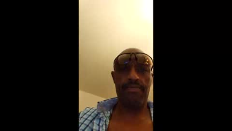 Snapshot of poobear53 chatting on May 31, 4:42 am Phil online show from May 31, 4:42 am
