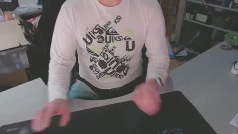 Snapshot of poodledude chatting on December 8, 10:52 am Dave online show from December 8, 10:52 am