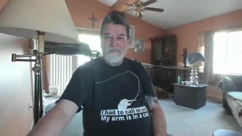 Snapshot of popcorn_peanut chatting on November 15, 5:20 pm xoxo online show from November 15, 5:20 pm