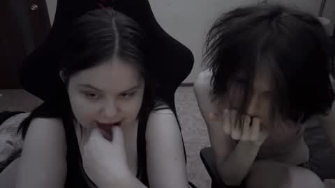 popoul_couple online show from January 15, 1:05 pm