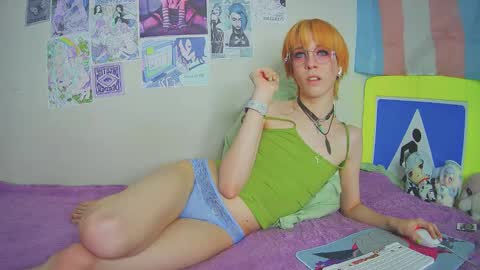 poppyfluffy online show from March 8, 5:55 am