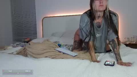 PoppyQuinn online show from June 16, 1:41 am