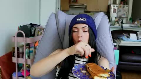 A cadia online show from November 5, 5:57 pm