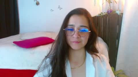 Snapshot of porcelainlux chatting on January 9, 3:15 am porcelainlux online show from January 9, 3:15 am