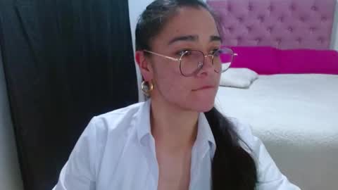 Snapshot of porcelainlux chatting on January 26, 7:52 pm porcelainlux online show from January 26, 7:52 pm