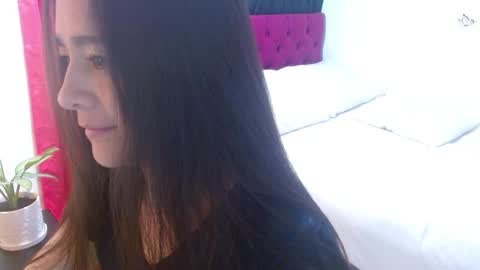 Snapshot of porcelainlux chatting on February 16, 3:48 pm porcelainlux online show from February 16, 3:48 pm