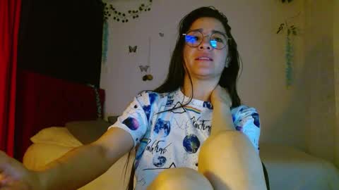 Snapshot of porcelainlux chatting on February 21, 6:29 am porcelainlux online show from February 21, 6:29 am