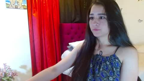 Snapshot of porcelainlux chatting on February 23, 3:45 am porcelainlux online show from February 23, 3:45 am