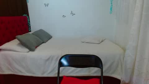 Snapshot of porcelainlux chatting on March 2, 5:25 pm porcelainlux online show from March 2, 5:25 pm