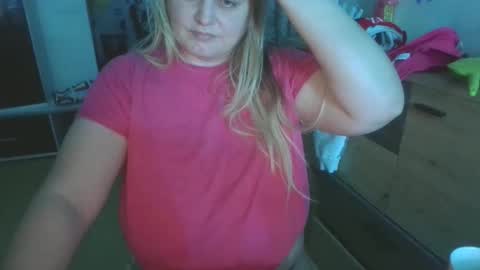 MelissOfficial online show from April 10, 9:41 pm