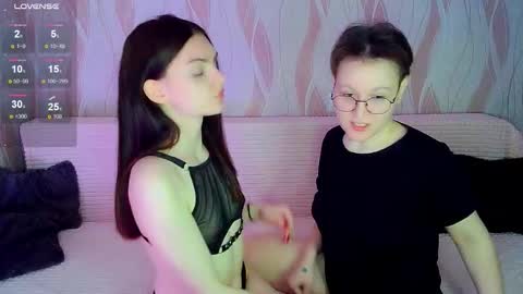 Ana and Tati online show from November 19, 7:25 pm