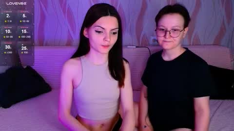 Ana and Tati online show from January 15, 7:50 pm