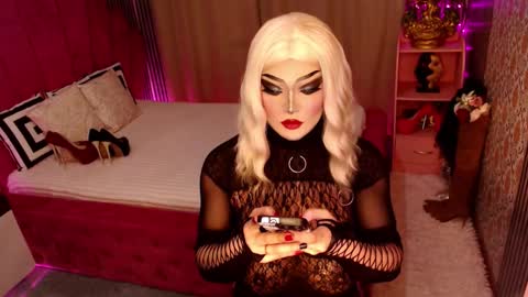 Snapshot of pornstarshaina chatting on December 24, 11:55 pm pornstarshaina online show from December 24, 11:55 pm